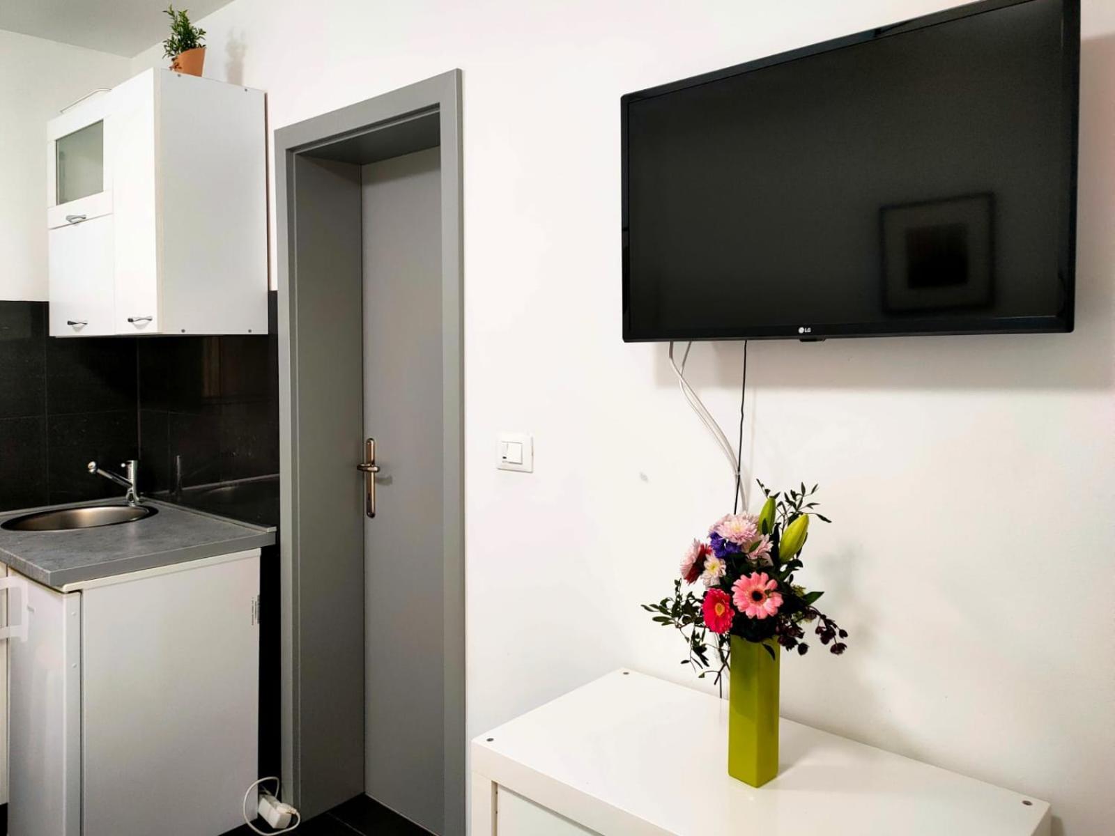 Rafael Apartments メドゥリン エクステリア 写真